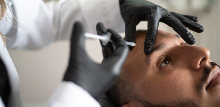 Erkekler aynalara savaş açtı. Estetikte kadınları solladılar