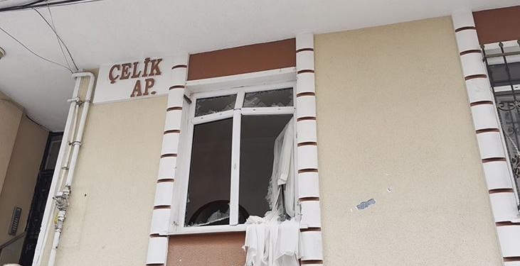 Esenyurt’ta 4 katlı binanın giriş katındaki dairede patlama: Kaçıp götürmüşler