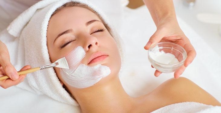 Evde botoks etkili maske yapmak bu kadar kolaymış! Nişastayla karıştırın