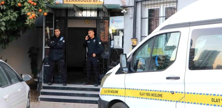 Evi teslim etmeyen müteahhidin oğlunu öldürüp yaşamına son verdi