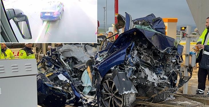 Gişelerde korkunç ölüm! Yolcu otobüsü çarptığı aracı gişelerde sıkıştırdı, görüntüler ortaya çıktı