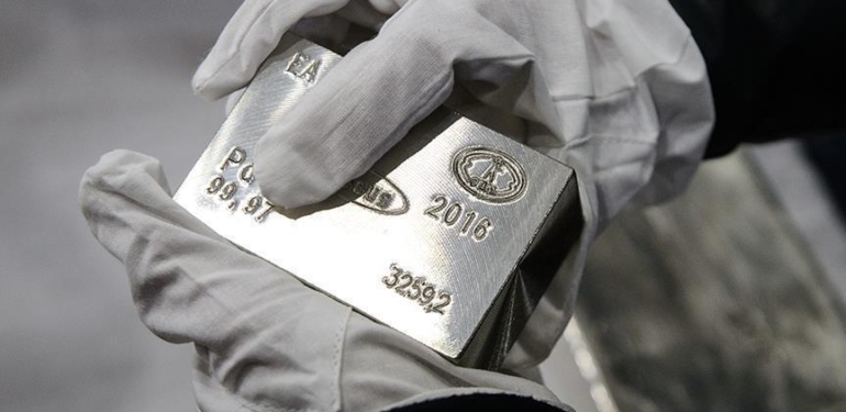 Gümüşün onsu rekorunu 103 doların üzerine çıkardı