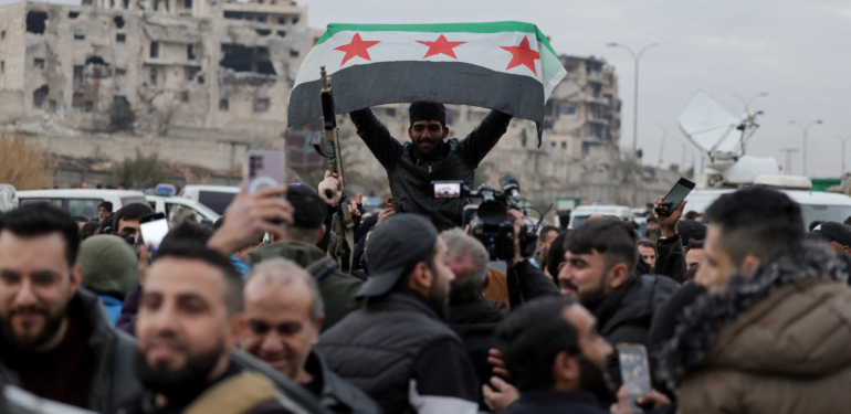Halep’te kontrol tamamen Şam’da, son YPG/SDG unsurları da kentten gönderildi