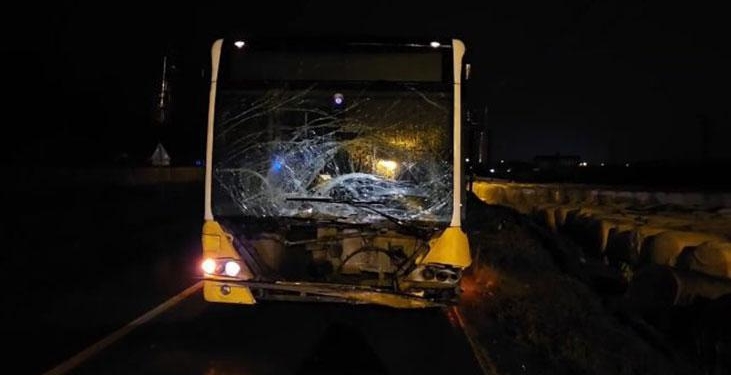 İETT otobüsü hafif ticari araçla çarpıştı: 1 ölü, 1 yaralı