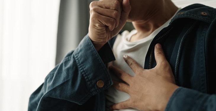 İlaç kullanmadan balgamdan kurtulmanın yolu: Boğazı yumuşatan doğal karışım