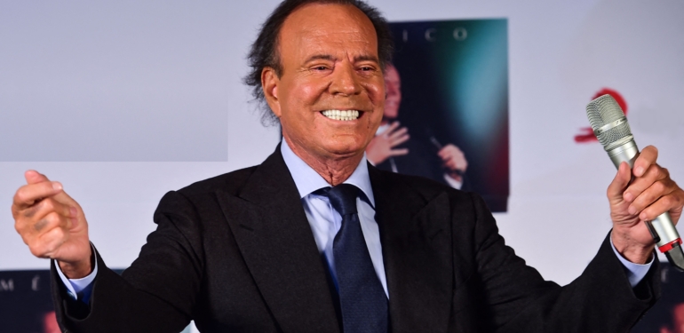 İspanyol şarkıcı Julio Iglesias’a cinsel taciz suçlaması