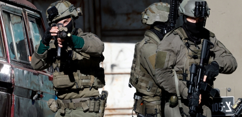 İsrail’den Gazze’ye saldırı, Batı Şeria’ya baskın