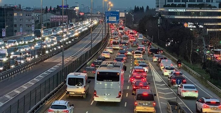 İstanbul’da mesai çıkışı trafik yoğunluğu! Yüzde 83’e çıktı