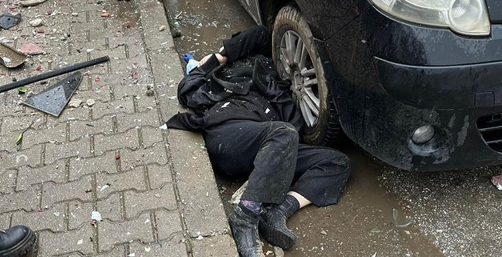 Kontrolden çıktı, park halindeki araçları biçti! Ödemiş’te feci kaza kamerada: 1’i ağır 6 yaralı