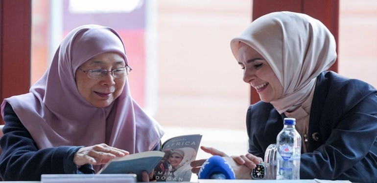 Malezya Başbakanı’nın eşi Dr. Wan Azizah İsmail, Afrika Evi’ni ziyaret etti