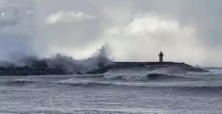 Meteoroloji uyardı: Denizlerde fırtına alarmı