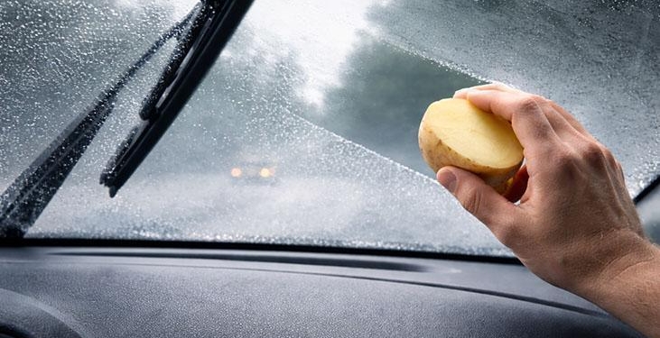 Ne silecek ne bez… Arabanın camına sürün, buğu çilesini bitiriyor