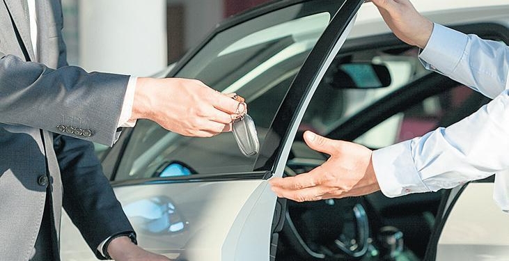 Otomobil ve hafif ticaride hızlanma