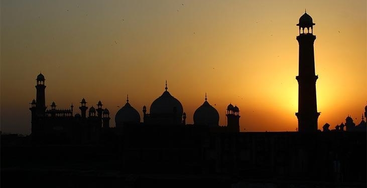 Pakistan Hakkında Bilgiler; Pakistan Bayrağı Anlamı, 2026 Nüfusu, Başkenti, Para Birimi Ve Saat Farkı