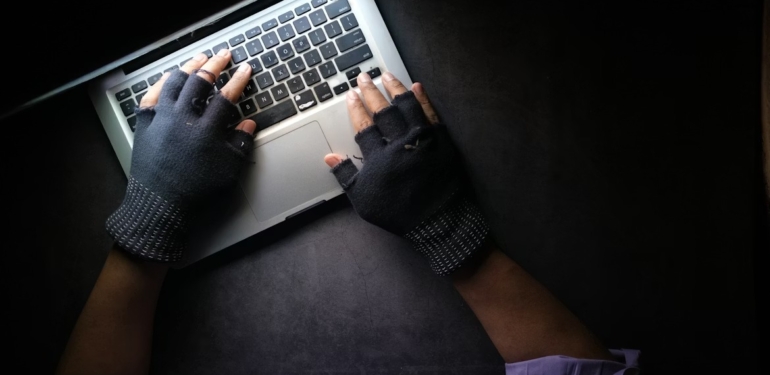 Pornhub saldırısından okullarda bomba ihbarlarına: Küresel siber suç ağı The Com tehdidi büyüyor