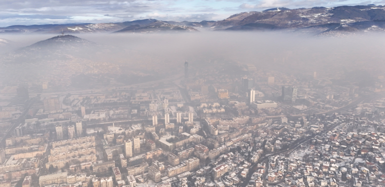 Saraybosna’da kirli hava kentin üstüne çöktü