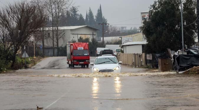 Sarı kod uyarısı kabusa döndü! Antalya’da sel hayatı felç etti