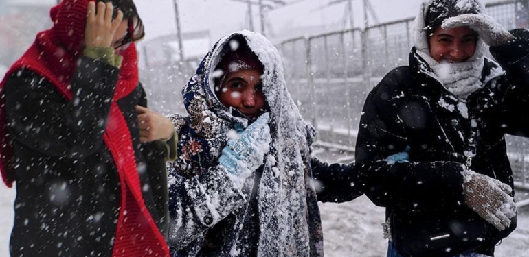 Son dakika… Meteoroloji ve AKOM’dan yarın için kar alarmı! İstanbul dahil: Sıcaklıklar 1 dereceye kadar düşecek