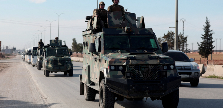 Suriye ordusunun yeni hedefi Rakka mı? YPG/SDG Fırat’ın doğusuna çekiliyor