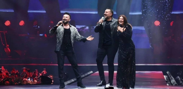 Tarkan konserinde bu kez Sibel Can ve Ata Demirer’i konuk etti!