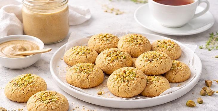 Tatlı krizini kesen tahinli kurabiye tarifi! Ağızda dağılıyor, tadı hiç kuru değil