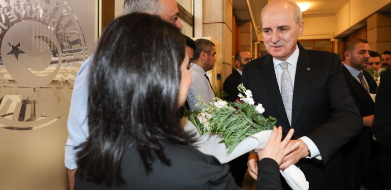 TBMM Başkanı Kurtulmuş, 10 Ocak Çalışan Gazeteciler Günü dolayısıyla parlamento muhabirlerini ziyaret etti