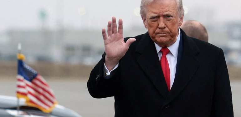 Trump’tan Grönland planını kabul etmeyen ülkelere ek gümrük vergisi