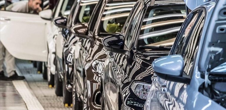 Araç alacaklar dikkat! Kredide ibre değişti: Uzun süre sonra ilk kez düştü