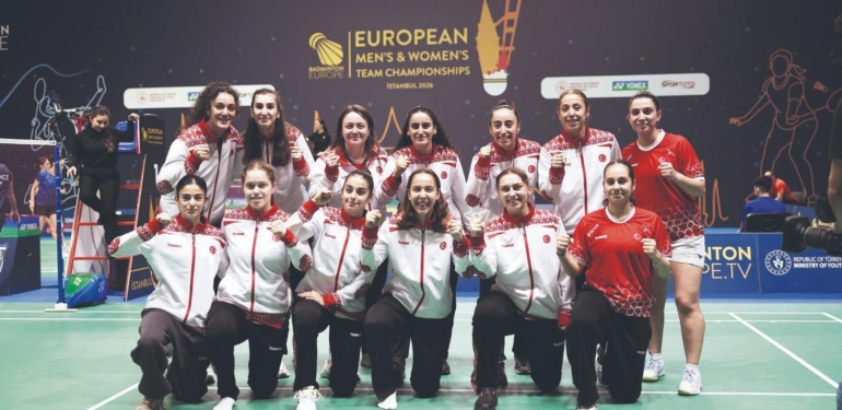 Badmintonda tarihi zafer