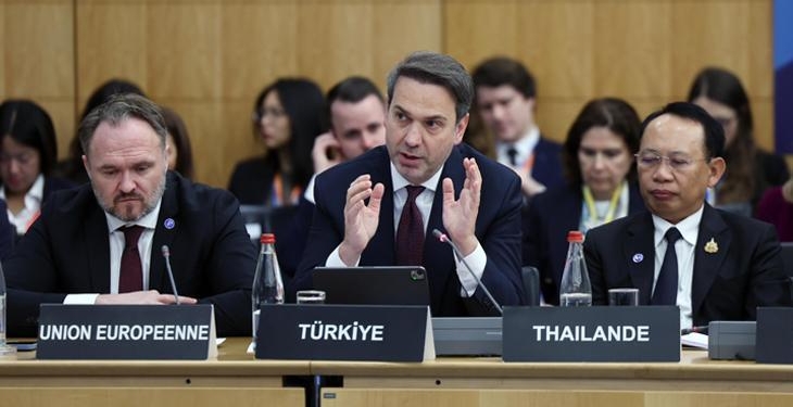 Bakan Bayraktar: Türkiye yenilenebilir enerji ve doğal gaz yatırımlarına odaklandı