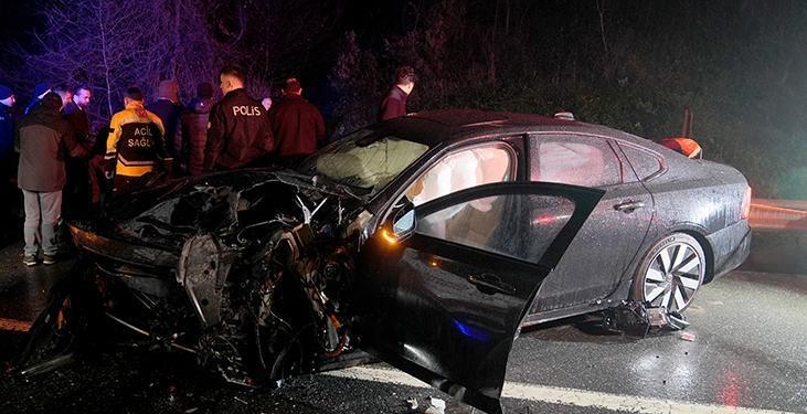 Beykoz’da feci kaza! Otomobil ile hafif ticari araç çarpıştı: 1 ölü, 5 yaralı