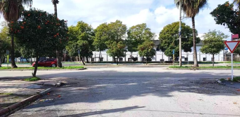 Bulvarda sürekli kaza olmasına esnaf isyan etti