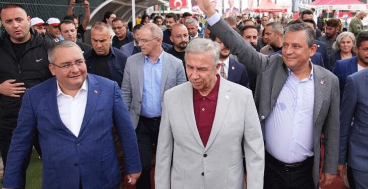 CHP’de gece yarısı mesajları deprem etkisi yarattı! Keçiören Belediye Başkanı Mesut Özarslan’dan Özgür Özel’e: Anne ve babama nasıl küfür edersin?