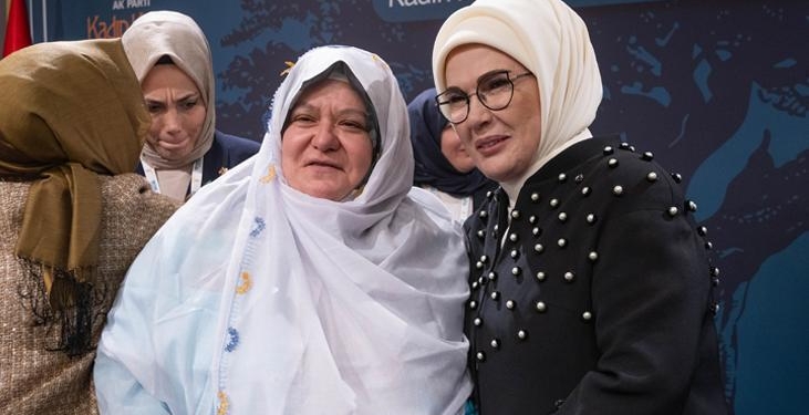 Emine Erdoğan: Hala mücadele etmemiz, aşmamız gereken bir ön yargı bariyeri var