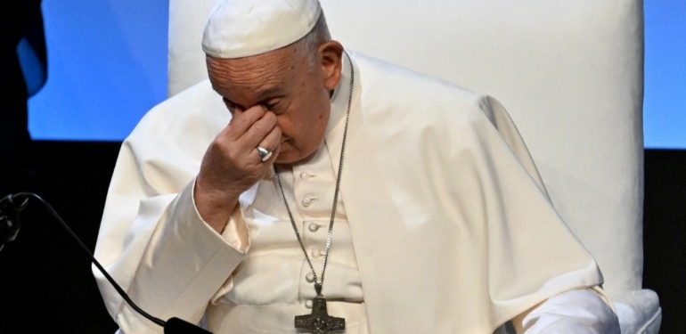 Epstein’in eli Papa Francis’e kadar uzanmış