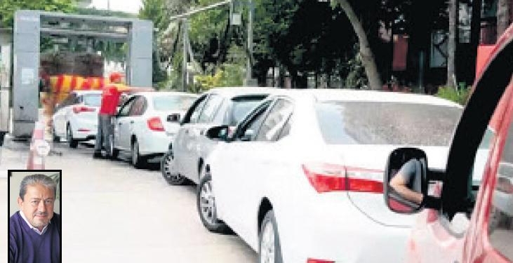 Gökten çamur yağdı oto yıkamacılar doldu