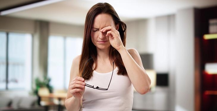 Kirpik diplerinde saklı tehlike! Kaşıntının nedeni meğer buymuş