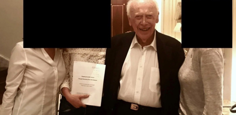 Nobel ödüllü bilim insanının Epstein’ın evinde üç kadınla fotoğrafı çıktı