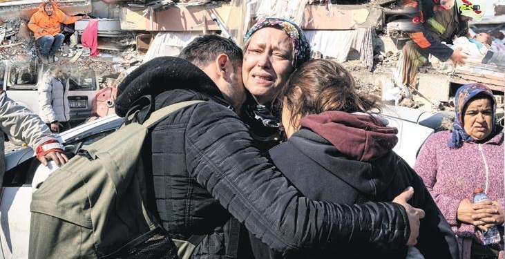 Onlar hâlâ yakınlarını arıyor… ‘Tek isteğim mezar taşı’