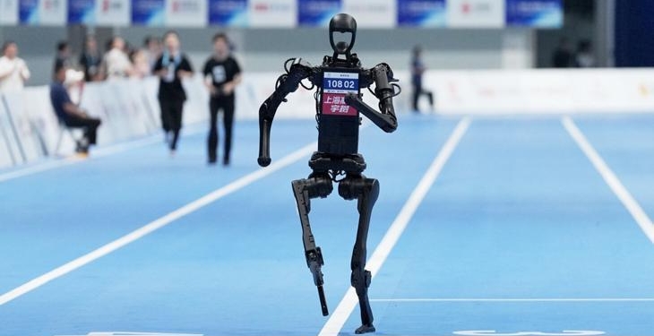 Robotlara insan dizine benzeyen eklem yapıldı