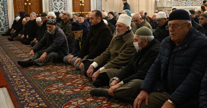 Selimiye ramazan’a hazır! 4 yıllık restorasyonun ardından ilk namazda saflar taştı