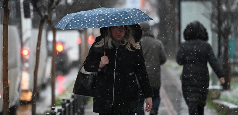 Son dakika… Beklenen kar Balkanlar’dan giriş yaptı! Edirne beyaza büründü