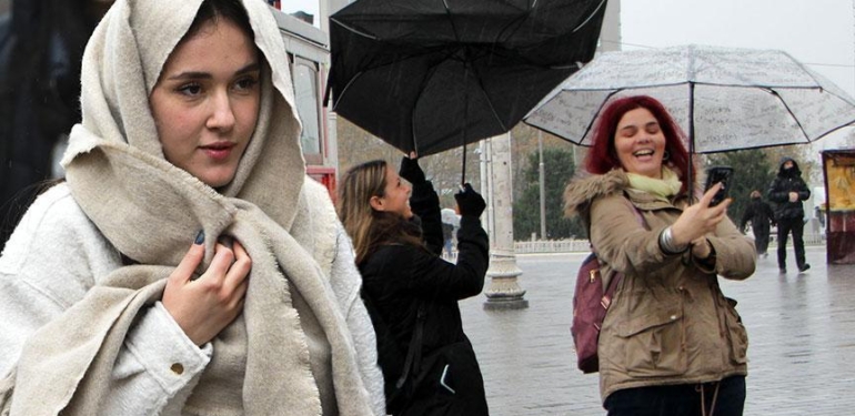 Son dakika… Meteoroloji, Valilik ve AKOM uyardı! İstanbul’da akşam saatlerine dikkat, yarın öğlene kadar sürecek