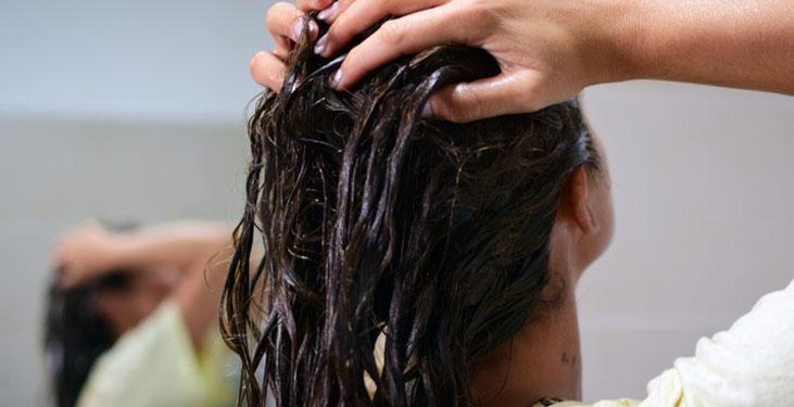 Yıpranmış saçlara doğal maske! Evde saç bakımı formülü